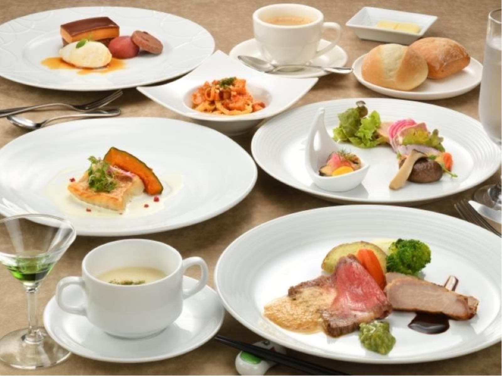 【ルシアンルーム・1泊2食付】わんちゃん、ねこちゃんと泊まる！お食事同伴OK、犬種、頭数制限なし！ 画像3