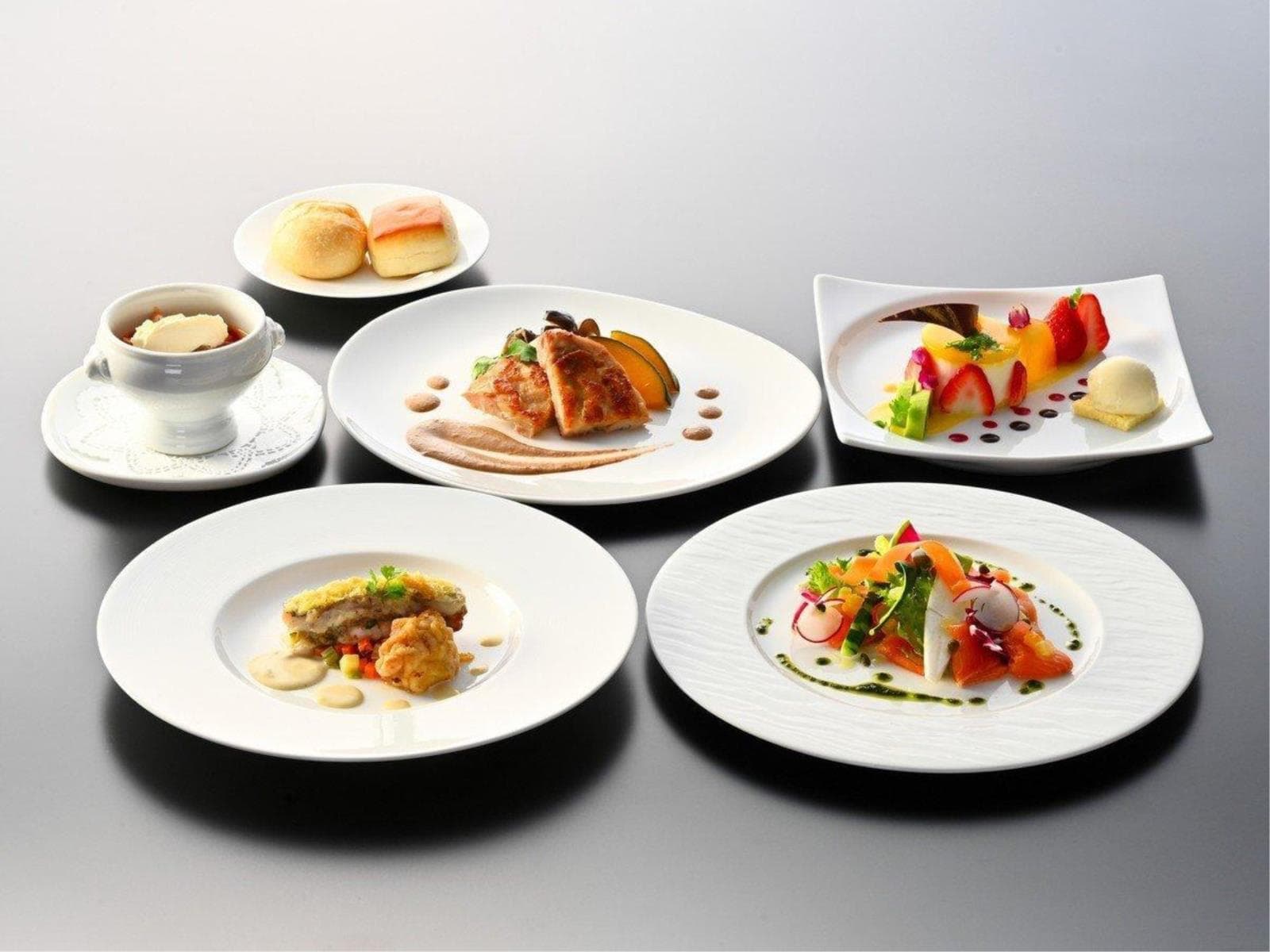 【早期割90】フレンチディナー「メレーズ」スタンダードプラン<2食付>《夕食後半》 画像1